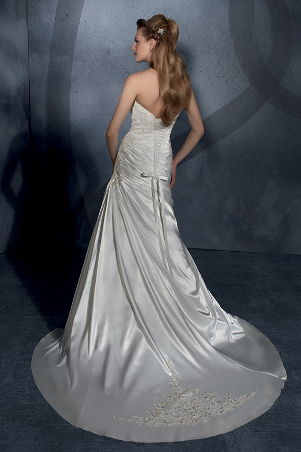 Court Train Floral Chiffon Ivory Wedding Gown - Click Image to Close